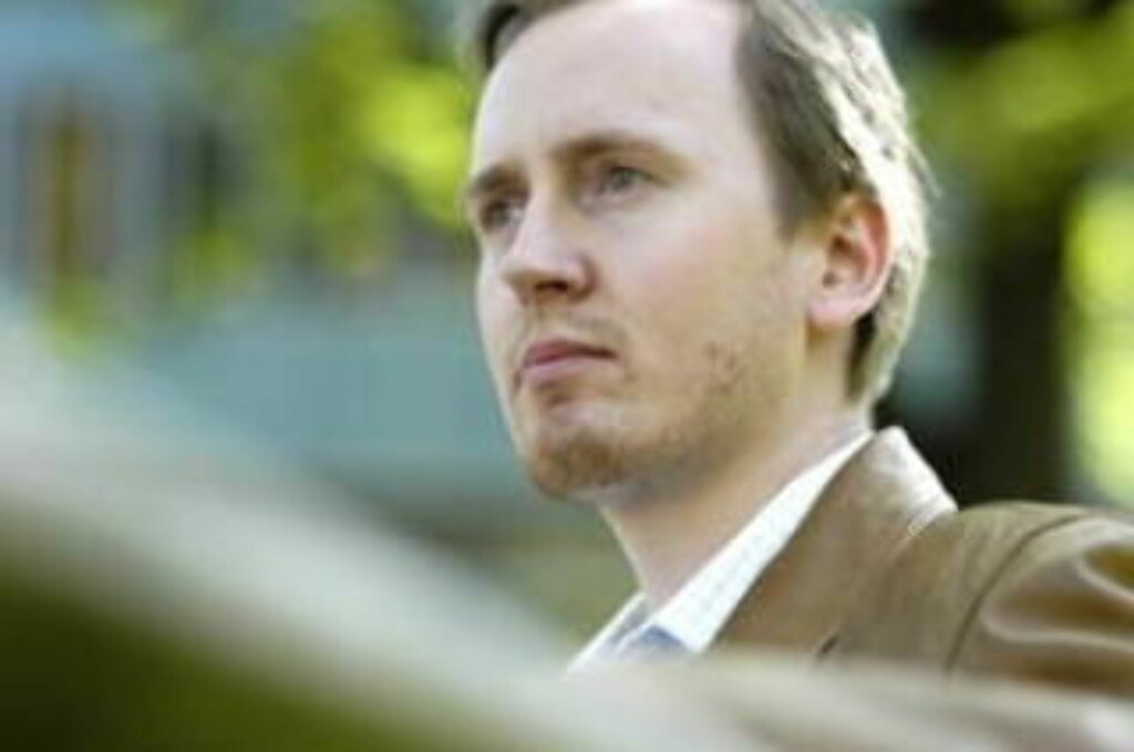 ROPER VASKU: Kommunikasjonsansvarlig i Antirasistisk Senter, Rune Berglund Steen. ROPER VASKU: Kommunikasjonsansvarlig i Antirasistisk Senter, Rune Berglund Steen.