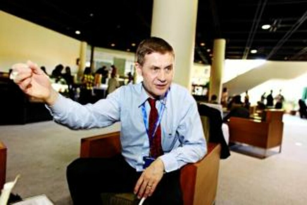 VIL BEVARE: Erik Solheim ankom i dag FNs miljøkonferanse på Bali. Han innrømmer at Norge har en vei igjen å gå for å bedre bevaringen av artsmangfoldet hertillands. Foto: Sveinung U. Ystad VIL BEVARE: Erik Solheim ankom i dag FNs miljøkonferanse på Bali. Han innrømmer at Norge har en vei igjen å gå for å bedre bevaringen av artsmangfoldet hertillands. Foto: Sveinung U. Ystad