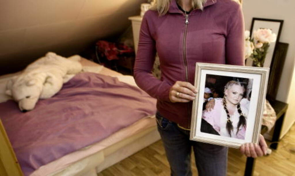 HJELPER: Mora til Stina Brendemo Hagen hjelper dattera så godt hun kan. Men advokater koster mye både i Bolivia og Norge, og nå tar pengene snart slutt. Foto: Henning Lillegård HJELPER: Mora til Stina Brendemo Hagen hjelper dattera så godt hun kan. Men advokater koster mye både i Bolivia og Norge, og nå tar pengene snart slutt. Foto: Henning Lillegård