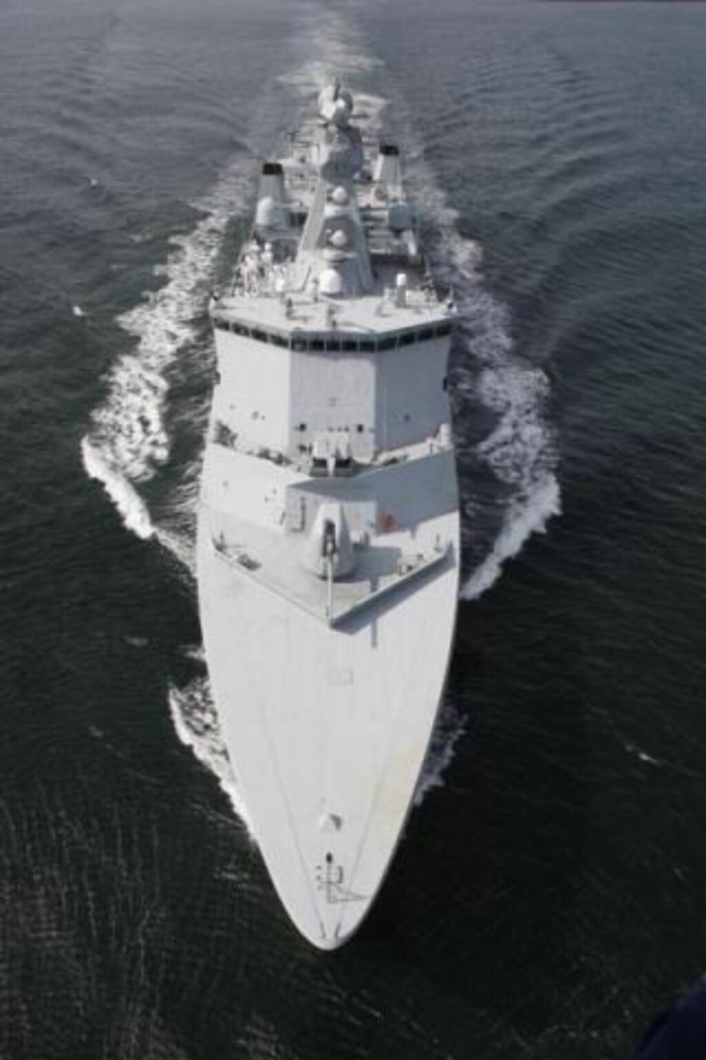 PIRATAKSJONERTE: Danske HDMS Absalon - et skip i Absalon-klassen - har deltatt i flere direkte aksjoner mot piratvirksomheten utenfor Somalia. PIRATAKSJONERTE: Danske HDMS Absalon - et skip i Absalon-klassen - har deltatt i flere direkte aksjoner mot piratvirksomheten utenfor Somalia.