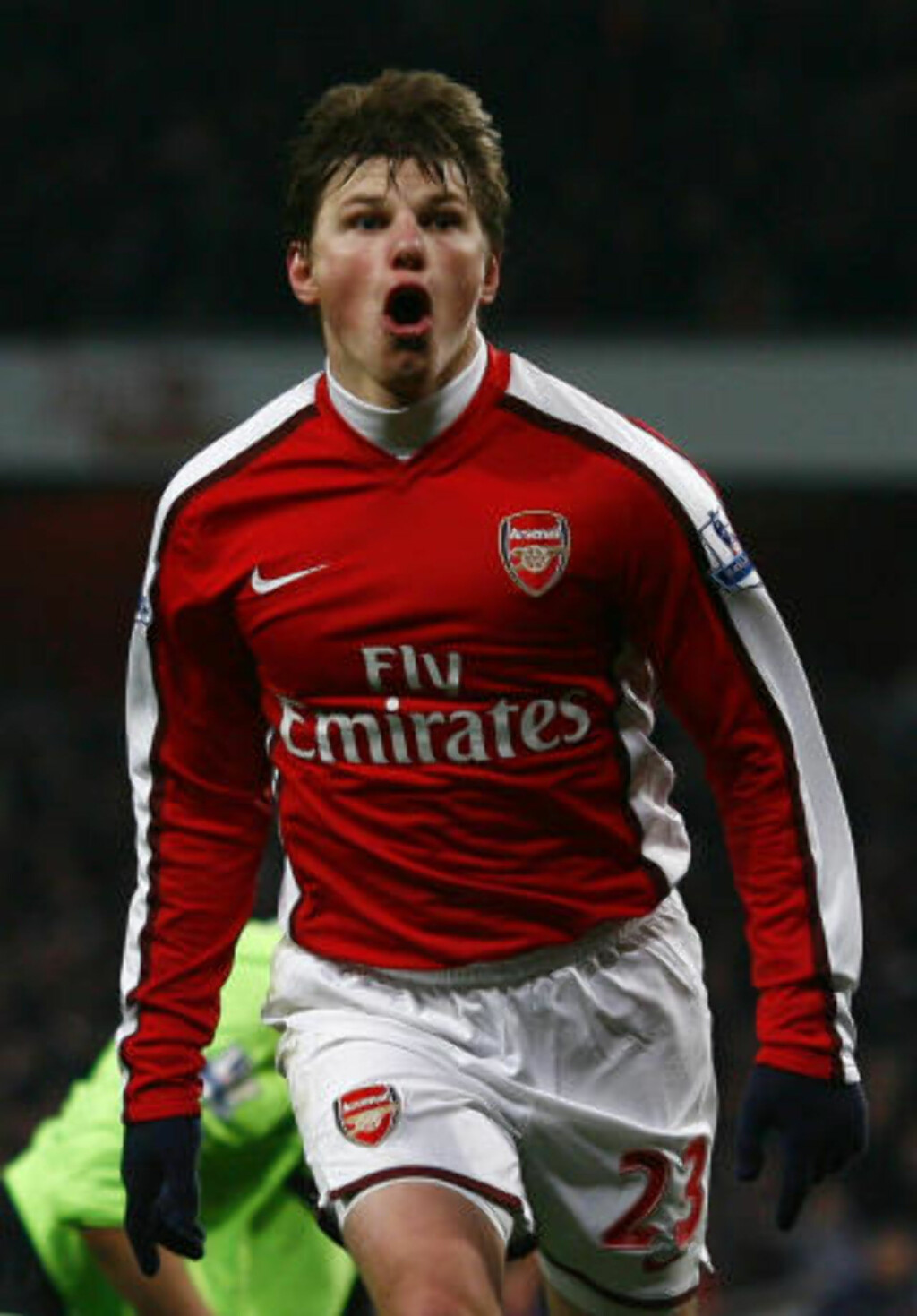 SIKRET TRE POENG: Andrei Arsjavin kom inn som innbytter, og scoret målet som definitivt sikret Arsenal tre poeng. Foto: Tom Hevezi / AP. SIKRET TRE POENG: Andrei Arsjavin kom inn som innbytter, og scoret målet som definitivt sikret Arsenal tre poeng. Foto: Tom Hevezi / AP.