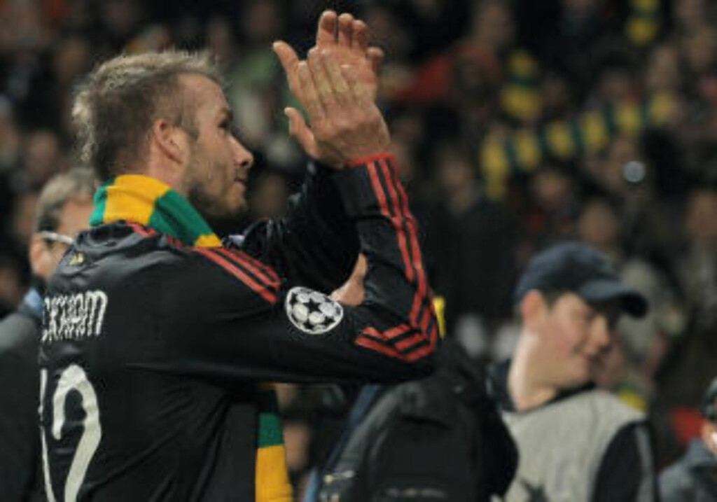 STÅENDE APPLAUS: David Beckham var rørt over mottakelsen han fikk på Old Trafford.Foto: SCANPIX/AFP/ANDREW YATES STÅENDE APPLAUS: David Beckham var rørt over mottakelsen han fikk på Old Trafford.Foto: SCANPIX/AFP/ANDREW YATES