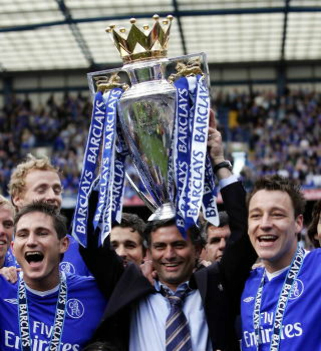 TOK CHELSEA TIL NYE HØYDER: José Mourinho ledet Chelsea til lagets første seriemesterskap på 50 år i 2005, og forsvarte tittelen året etter.Foto: REUTERS/Eddie Keogh TOK CHELSEA TIL NYE HØYDER: José Mourinho ledet Chelsea til lagets første seriemesterskap på 50 år i 2005, og forsvarte tittelen året etter.Foto: REUTERS/Eddie Keogh