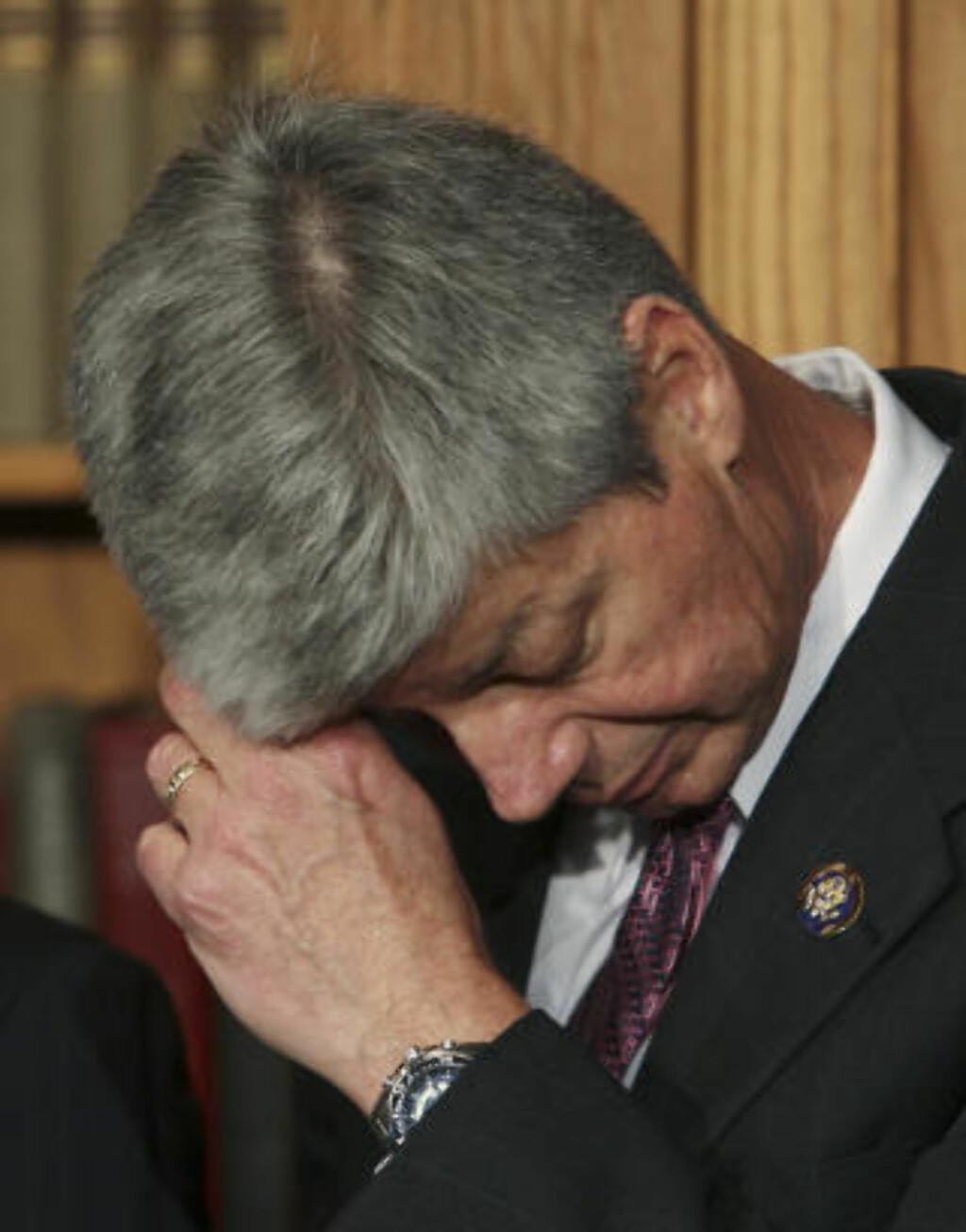 JOKEREN: Abortmotstanderen Bart Stupak, demokrat fra Michigan, var i mot det opprinnelige forslaget til helsereform. Men han hoppet over på ja-siden da Obama fjernet hjelp til abort. FOTO: REUTERS/SCANPIX. JOKEREN: Abortmotstanderen Bart Stupak, demokrat fra Michigan, var i mot det opprinnelige forslaget til helsereform. Men han hoppet over på ja-siden da Obama fjernet hjelp til abort. FOTO: REUTERS/SCANPIX.