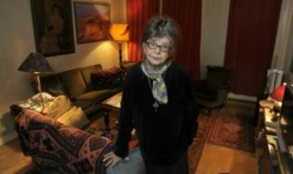 - HAN ER SAVNET: Anne B. Kiærland (82) bodde i etasjen over 90-åringen i 13 år. Hun beskriver ham som snill og omtenksom. - Jeg savner ham. Det var et tap for oss å miste ham, sier hun. FOTO: JON TERJE PEDERSEN - HAN ER SAVNET: Anne B. Kiærland (82) bodde i etasjen over 90-åringen i 13 år. Hun beskriver ham som snill og omtenksom. - Jeg savner ham. Det var et tap for oss å miste ham, sier hun. FOTO: JON TERJE PEDERSEN