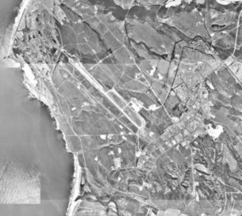 UKJENT VARIGHET: Hvor lenge oppdraget varer er ikke offentliggjort, men flyet kan holde seg i bane rundt jorda i ni måneder. Deretter skal det lande på Vandenberg Air Force Base utenfor Los Angeles. Basen skulle egentlig være vestkystens landingssted for romferja, men ble aldri brukt til formålet. Foto: USGS/Wikimedia Commons UKJENT VARIGHET: Hvor lenge oppdraget varer er ikke offentliggjort, men flyet kan holde seg i bane rundt jorda i ni måneder. Deretter skal det lande på Vandenberg Air Force Base utenfor Los Angeles. Basen skulle egentlig være vestkystens landingssted for romferja, men ble aldri brukt til formålet. Foto: USGS/Wikimedia Commons