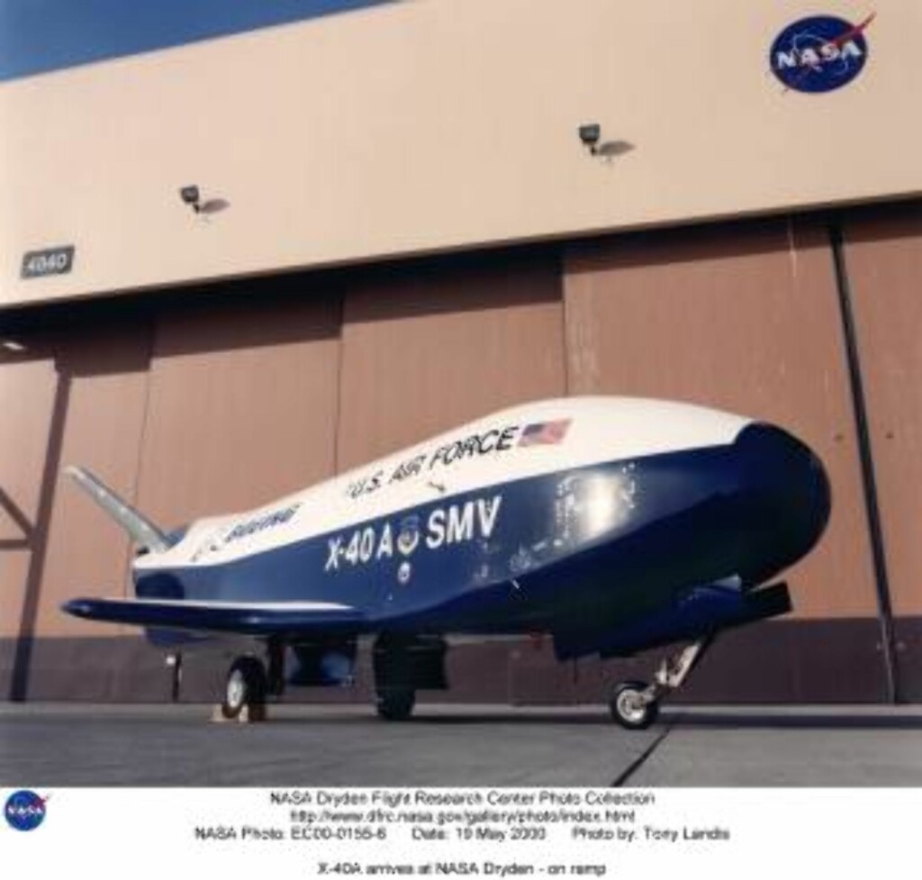 ROMFLY: NASA forsket også i sin tid på det liknende og litt mindre romflyet X-40. Foto: NASA ROMFLY: NASA forsket også i sin tid på det liknende og litt mindre romflyet X-40. Foto: NASA