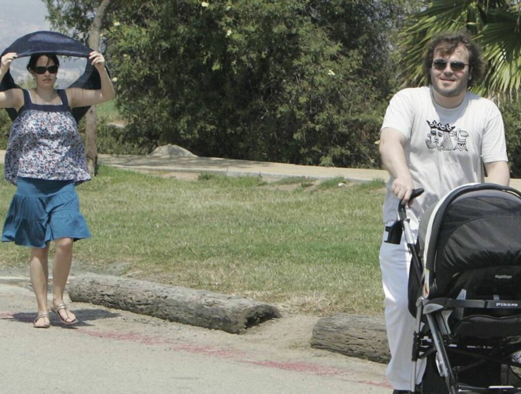 Download Barnevogn Til Reise Background