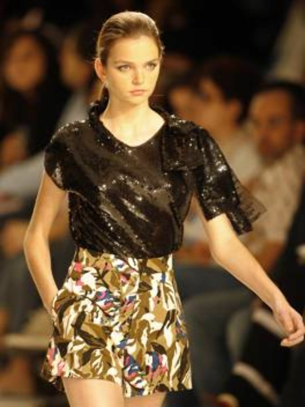 A model shows a design of Forum's collection during the Sao Paulo Fashion Week in Sao Paulo, Brazil, on Friday, July 14, 2006. (AP Photo/Andre Penner) Foto: AP/Scanpix A model shows a design of Forum's collection during the Sao Paulo Fashion Week in Sao Paulo, Brazil, on Friday, July 14, 2006. (AP Photo/Andre Penner) Foto: AP/Scanpix