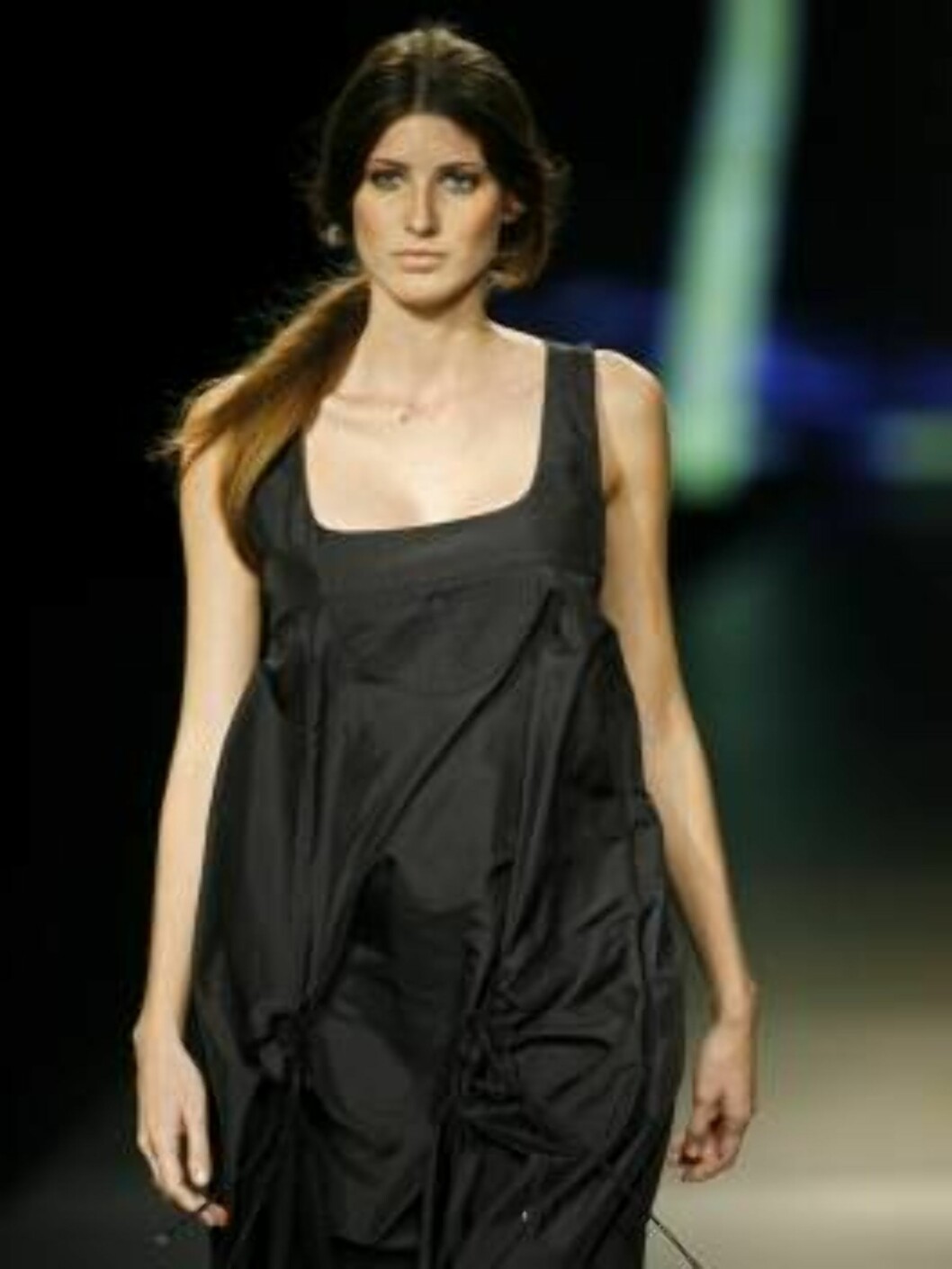 A model shows a design of Osklen's collection during the Sao Paulo Fashion Week in Sao Paulo, Brazil, Friday, July 14, 2006. (AP Photo/Andre Penner) Foto: AP/Scanpix A model shows a design of Osklen's collection during the Sao Paulo Fashion Week in Sao Paulo, Brazil, Friday, July 14, 2006. (AP Photo/Andre Penner) Foto: AP/Scanpix
