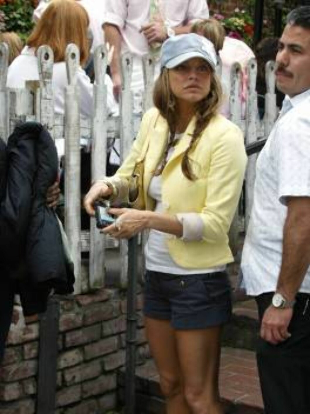 <strong>Code:</strong> X17XX8 - Garcia, Beverly Hills, USA, 16.03.2005: Black Eyed Peas singer Fergie visits Beverly Hills eatery The Ivy in shorts.
All Over Press / X17 Agency / Garcia / ALL OVER PRESS Foto: All Over Press <strong>Code:</strong> X17XX8 - Garcia, Beverly Hills, USA, 16.03.2005: Black Eyed Peas singer Fergie visits Beverly Hills eatery The Ivy in shorts.
All Over Press / X17 Agency / Garcia / ALL OVER PRESS Foto: All Over Press