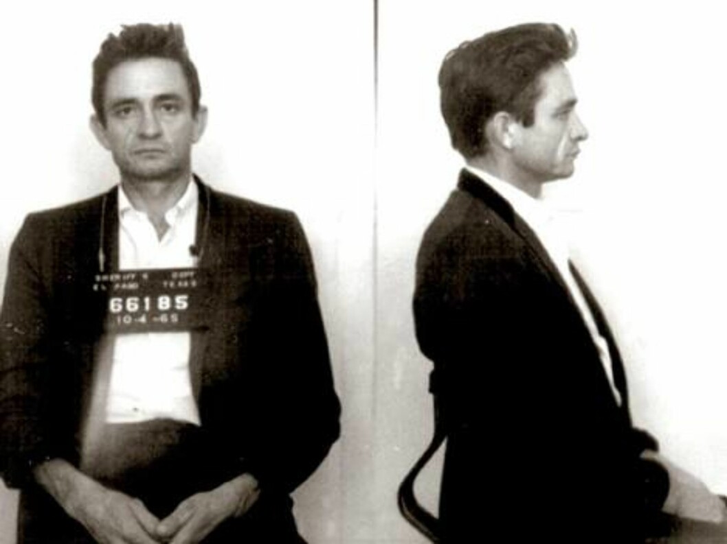 <strong>FENSLENDE FYR:</strong> Johnny Cash nåtte tilbringe natten i kasjotten etter at amerikanske tollere fant et arsenal av piller i bagasjen hans på en flyplass i 1965. Foto: Amerikansk politi <strong>FENSLENDE FYR:</strong> Johnny Cash nåtte tilbringe natten i kasjotten etter at amerikanske tollere fant et arsenal av piller i bagasjen hans på en flyplass i 1965. Foto: Amerikansk politi