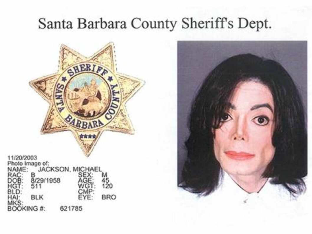 <strong>FRIKJENT:</strong> Michael Jackson ble pågrepet for utuktig omgang med barn i 2003 og betalte 3 millioner dollar i kausjon. Foto: Amerikansk politi <strong>FRIKJENT:</strong> Michael Jackson ble pågrepet for utuktig omgang med barn i 2003 og betalte 3 millioner dollar i kausjon. Foto: Amerikansk politi