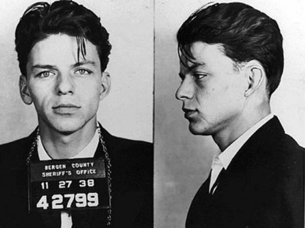 <strong>UTROSKAP:</strong> Frank Sinatra ble pågrepet i 1938 for å ha "holdt på med en gift kvinne". Jepp, man kunne faktisk bli arrestert for slikt da! Foto: Amerikansk politi <strong>UTROSKAP:</strong> Frank Sinatra ble pågrepet i 1938 for å ha "holdt på med en gift kvinne". Jepp, man kunne faktisk bli arrestert for slikt da! Foto: Amerikansk politi