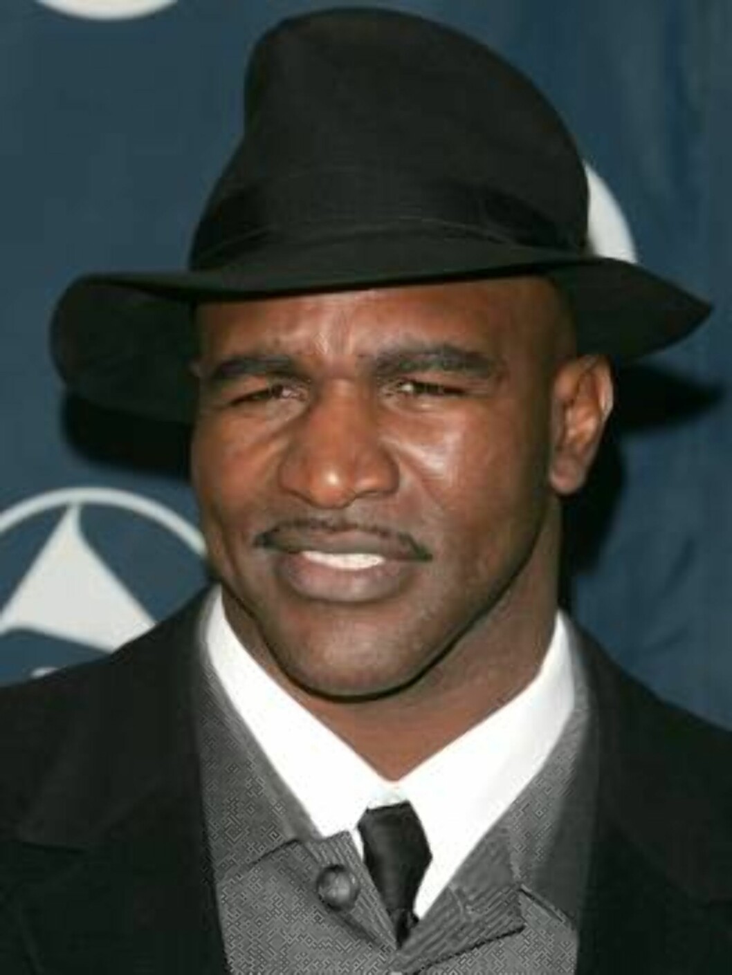 <strong>VANT BEGGE GANGENE:</strong> Evander Holyfield vant i 1997 begge kampene mot Tyson. Foto: All Over Press <strong>VANT BEGGE GANGENE:</strong> Evander Holyfield vant i 1997 begge kampene mot Tyson. Foto: All Over Press