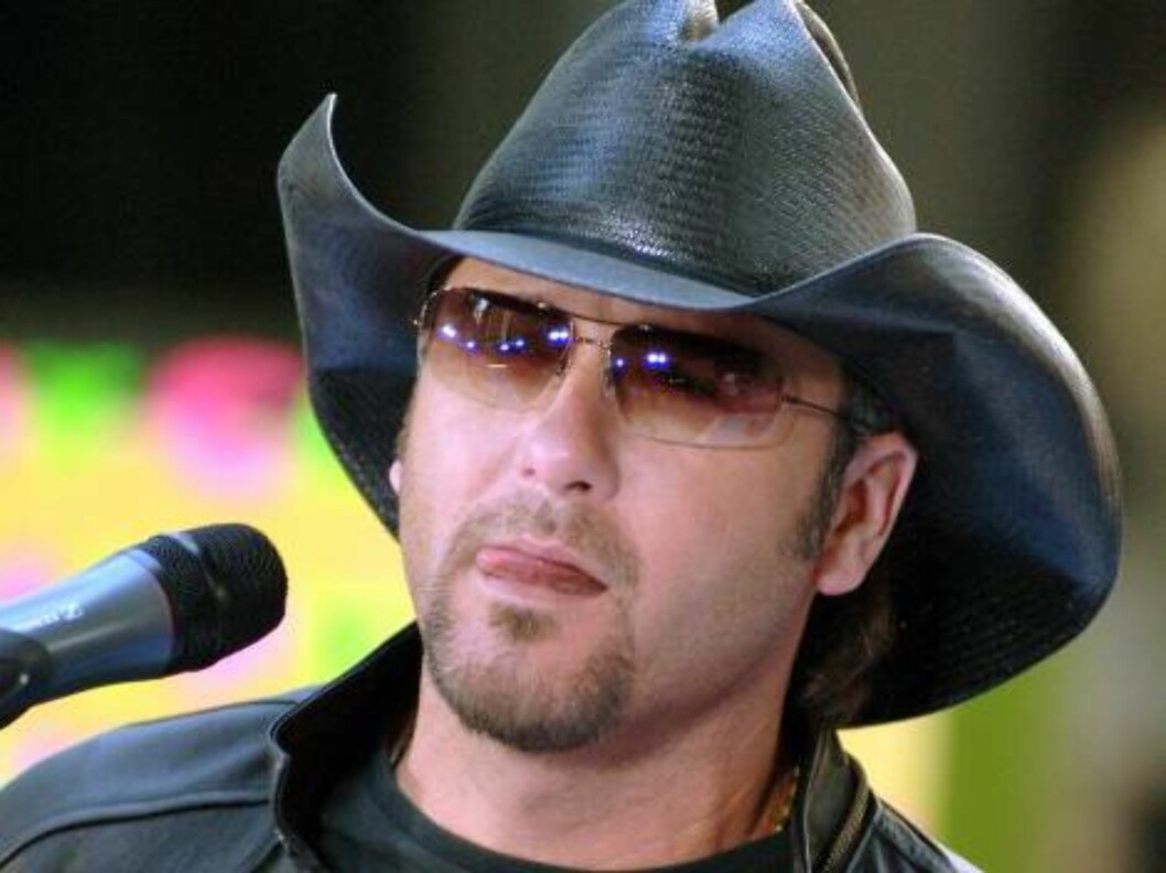 <strong>NEW YORK - MARCH 31:</strong> Country music singer Tim McGraw performs live on the NBC Today Show Toyota Concert Series in Rockefeller Plaza March 31, 2006 in New York City. (Photo by Bryan Bedder/Getty Images) *** Local Caption *** Tim McGraw
* SPECIAL INSTRUC Foto: All Over Press <strong>NEW YORK - MARCH 31:</strong> Country music singer Tim McGraw performs live on the NBC Today Show Toyota Concert Series in Rockefeller Plaza March 31, 2006 in New York City. (Photo by Bryan Bedder/Getty Images) *** Local Caption *** Tim McGraw
* SPECIAL INSTRUC Foto: All Over Press