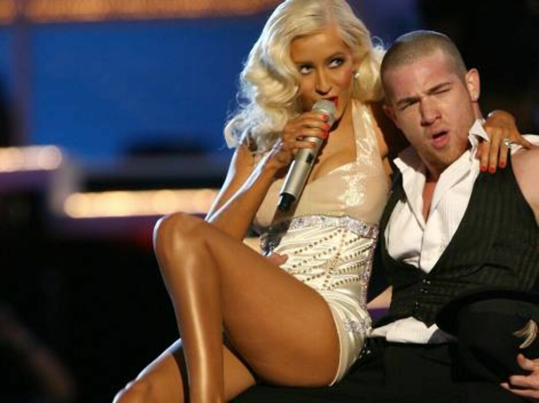 <strong>CULVER CITY, CA - JUNE 03:</strong> Singer Christina Aguilera performs onstage at the 2006 MTV Movie Awards at Sony Pictures Studio on June 3,2006 in Culver City, California. (Photo by Kevin Winter/Getty Images) *** Local Caption *** Christina Aguilera
* SPECIA Foto: All Over Press <strong>CULVER CITY, CA - JUNE 03:</strong> Singer Christina Aguilera performs onstage at the 2006 MTV Movie Awards at Sony Pictures Studio on June 3,2006 in Culver City, California. (Photo by Kevin Winter/Getty Images) *** Local Caption *** Christina Aguilera
* SPECIA Foto: All Over Press
