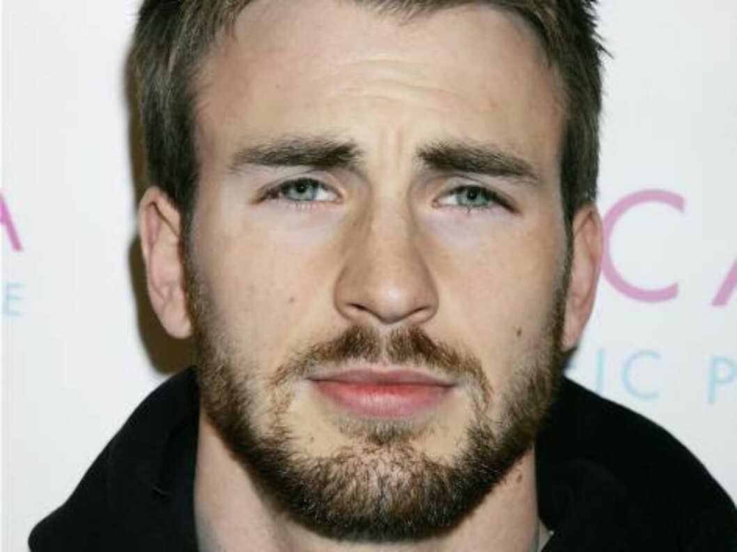 <strong>WEST HOLLYWOOD, CA - JANUARY 26:</strong> Actor Chris Evans attends the launch party for Escada's newest scent, "Pacific Paradise", at the Lobby on January 26, 2006 in West Hollywood, California. (Photo by David Livingston/Getty Images) *** Local Caption *** Chri Foto: All Over Press <strong>WEST HOLLYWOOD, CA - JANUARY 26:</strong> Actor Chris Evans attends the launch party for Escada's newest scent, "Pacific Paradise", at the Lobby on January 26, 2006 in West Hollywood, California. (Photo by David Livingston/Getty Images) *** Local Caption *** Chri Foto: All Over Press