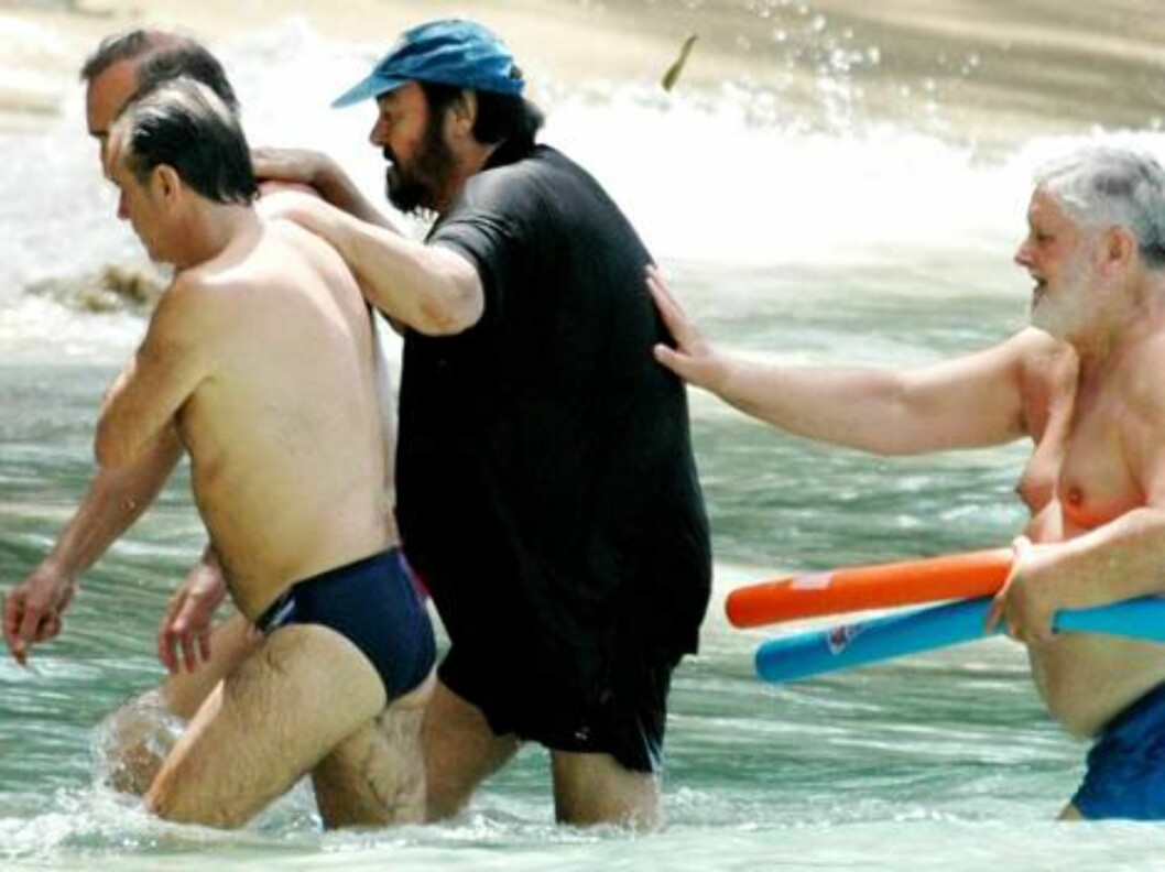 Luciano Pavarotti, wife Nicoletta Mantovani and daughter are pictured on holiday with unidentified family and friends in Barbados. Pavavrotti is staying at a posh villa on Barbados' west coast.
<P>
Pictured: Luciano Pavarotti and friends
<P>
<B>Ref: Foto: All Over Press Luciano Pavarotti, wife Nicoletta Mantovani and daughter are pictured on holiday with unidentified family and friends in Barbados. Pavavrotti is staying at a posh villa on Barbados' west coast.
<P>
Pictured: Luciano Pavarotti and friends
<P>
<B>Ref: Foto: All Over Press