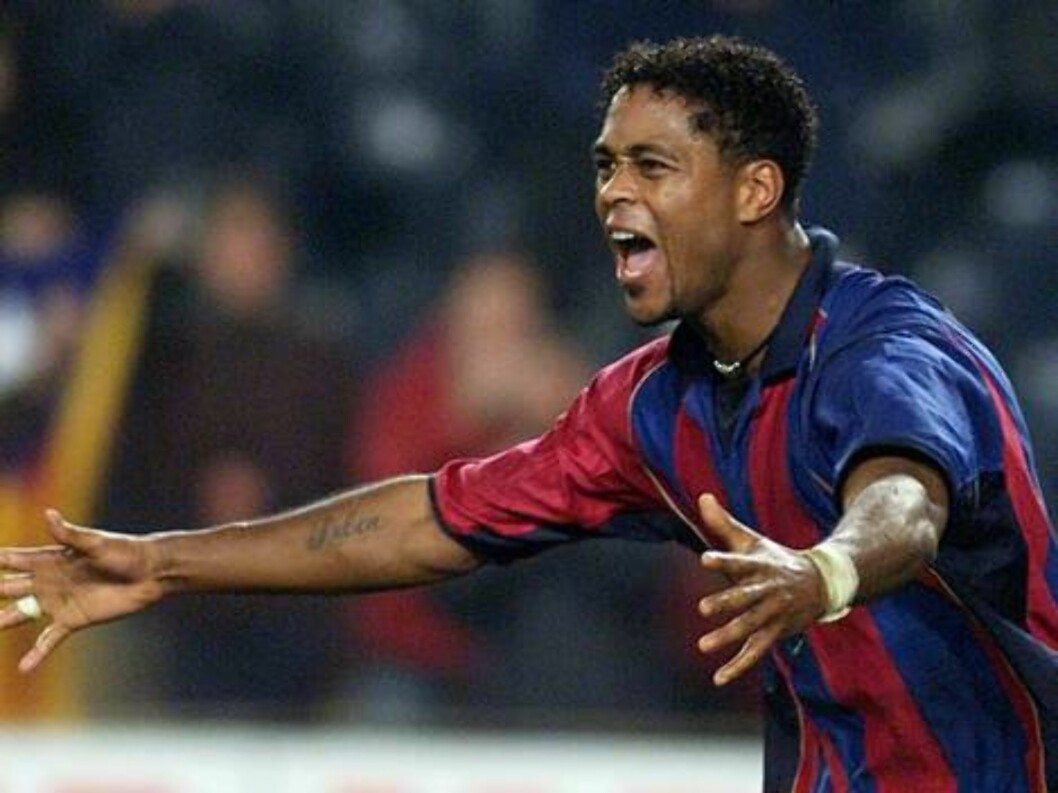 Barcelona's Patrick Kluivert of Holland celebrates after scoring against Deportivo during a league soccer match in Barcelona Saturday, Feb. 16, 2002. Barcelona won the game 3-2. (AP Photo/Cesar Rangel) Foto: AP/SCANPIX Barcelona's Patrick Kluivert of Holland celebrates after scoring against Deportivo during a league soccer match in Barcelona Saturday, Feb. 16, 2002. Barcelona won the game 3-2. (AP Photo/Cesar Rangel) Foto: AP/SCANPIX