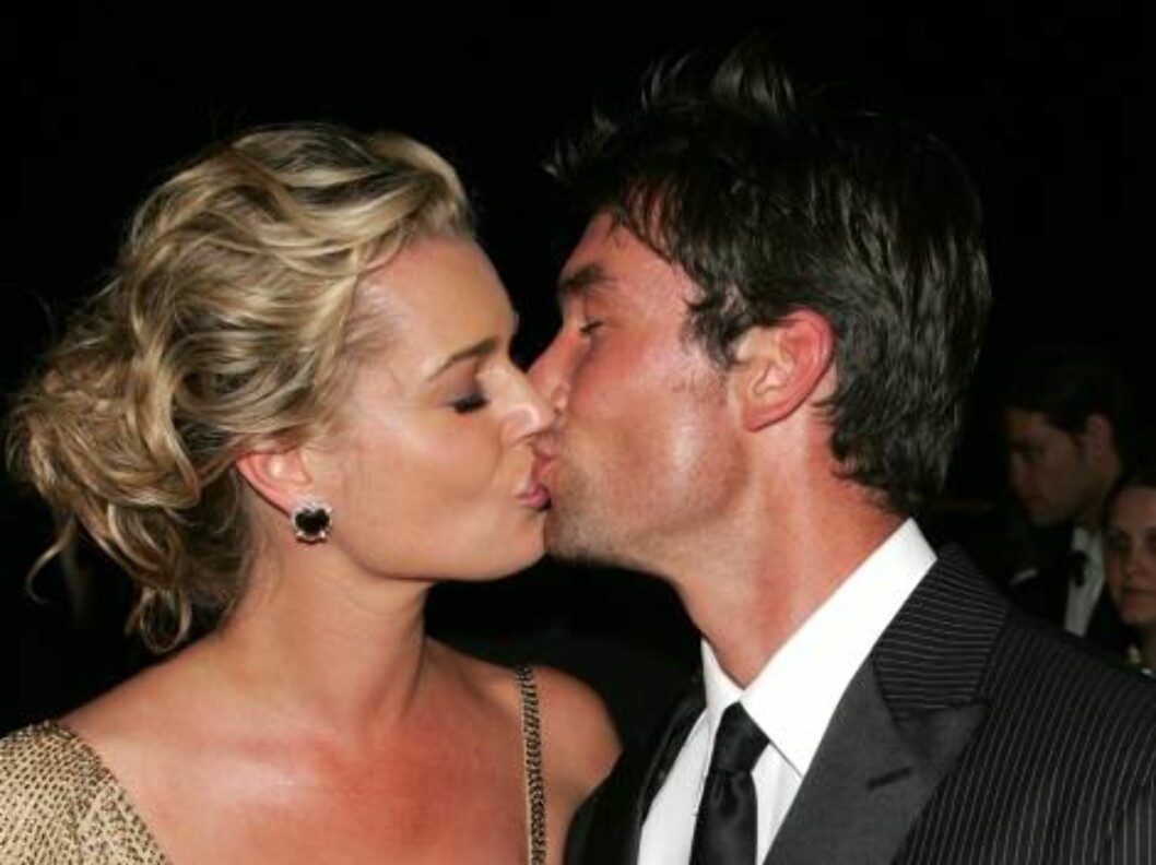 CANNES, FRANCE - MAY 22: Rebecca Romijn and Jerry O'Connell photographed after the 'X-Men 3: The Last Stand' premiere at the Palais des Festivals during the 59th International Cannes Film Festival May 22, 2006 in Cannes, France. (Photo by Peter Kramer/G Foto: All Over Press CANNES, FRANCE - MAY 22: Rebecca Romijn and Jerry O'Connell photographed after the 'X-Men 3: The Last Stand' premiere at the Palais des Festivals during the 59th International Cannes Film Festival May 22, 2006 in Cannes, France. (Photo by Peter Kramer/G Foto: All Over Press