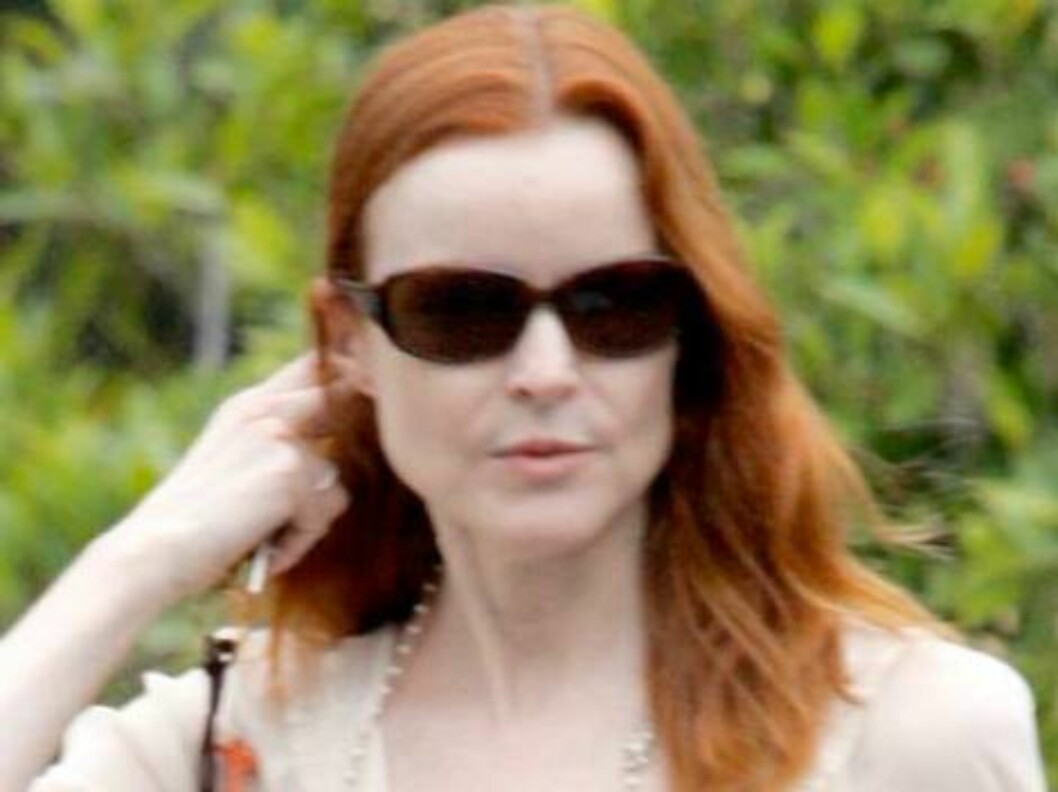 Marcia Cross with giraffe key chain shopping at Fred Segal. June 4, 2006 X17agency EXCLUSIVE / ALL OVER PRESS Foto: All Over Press Marcia Cross with giraffe key chain shopping at Fred Segal. June 4, 2006 X17agency EXCLUSIVE / ALL OVER PRESS Foto: All Over Press