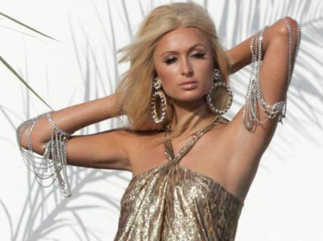 Paris Hilton in a glamour photo shoot in Malibu. June 21, 2006 X17agency exclusive Foto: All Over Press Paris Hilton in a glamour photo shoot in Malibu. June 21, 2006 X17agency exclusive Foto: All Over Press