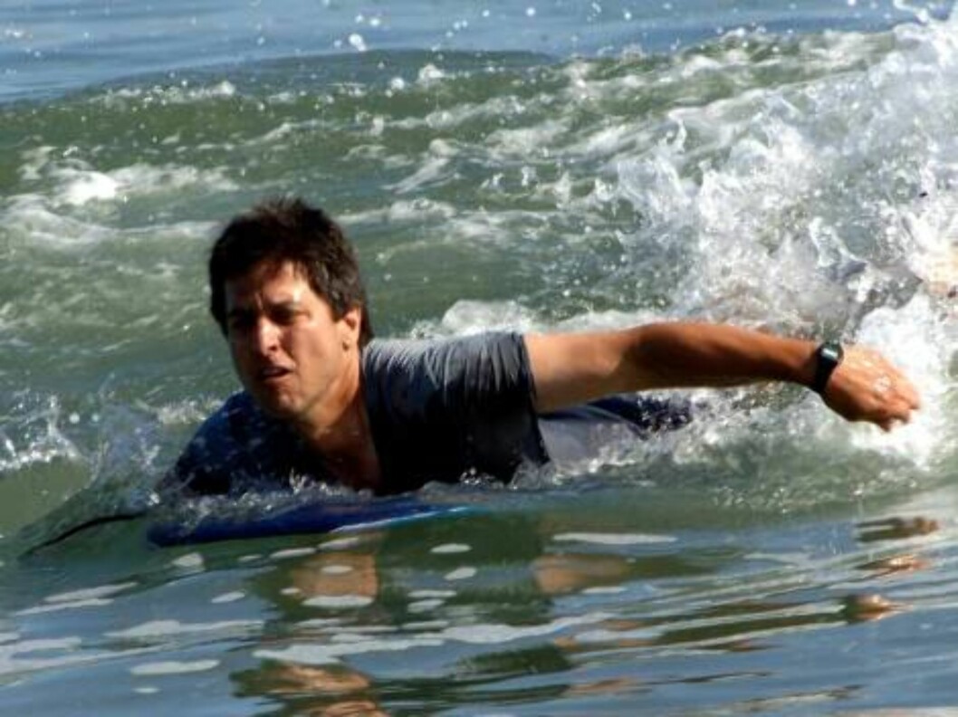 There is a life after Everybody Loves Raymond: Ray Romano bodysurfing in Malibu in front of his 20 million dollar estate. June 5, 2006 X17agency EXCLUSIVE Foto: All Over Press There is a life after Everybody Loves Raymond: Ray Romano bodysurfing in Malibu in front of his 20 million dollar estate. June 5, 2006 X17agency EXCLUSIVE Foto: All Over Press