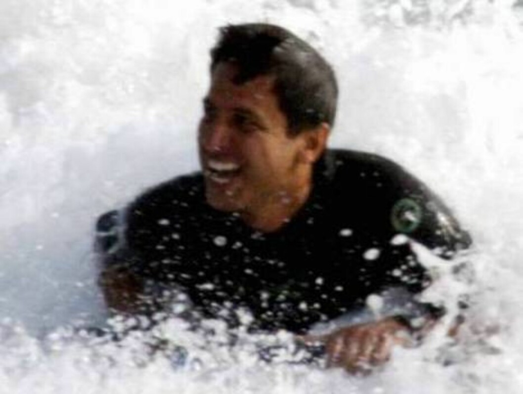 Ray Romano from Everybody loves Raymond surfing in Malibu with his sons Matthew and Gregory.
September 13 2003.
Exclusive X17agency / ALL OVER PRESS Foto: All Over Press Ray Romano from Everybody loves Raymond surfing in Malibu with his sons Matthew and Gregory.
September 13 2003.
Exclusive X17agency / ALL OVER PRESS Foto: All Over Press