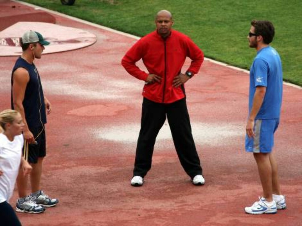 Jake Gyllenhaal running on the track with Ryan Phillipe in Westwood praticing sprint. June 9, 2006 X17agency EXCLUSIVE Foto: All Over Press Jake Gyllenhaal running on the track with Ryan Phillipe in Westwood praticing sprint. June 9, 2006 X17agency EXCLUSIVE Foto: All Over Press
