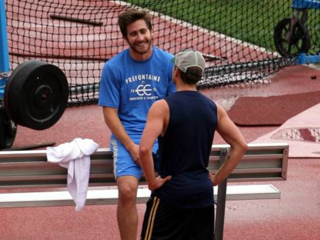 Jake Gyllenhaal running on the track with Ryan Phillipe in Westwood praticing sprint. June 9, 2006 X17agency EXCLUSIVE Foto: All Over Press Jake Gyllenhaal running on the track with Ryan Phillipe in Westwood praticing sprint. June 9, 2006 X17agency EXCLUSIVE Foto: All Over Press