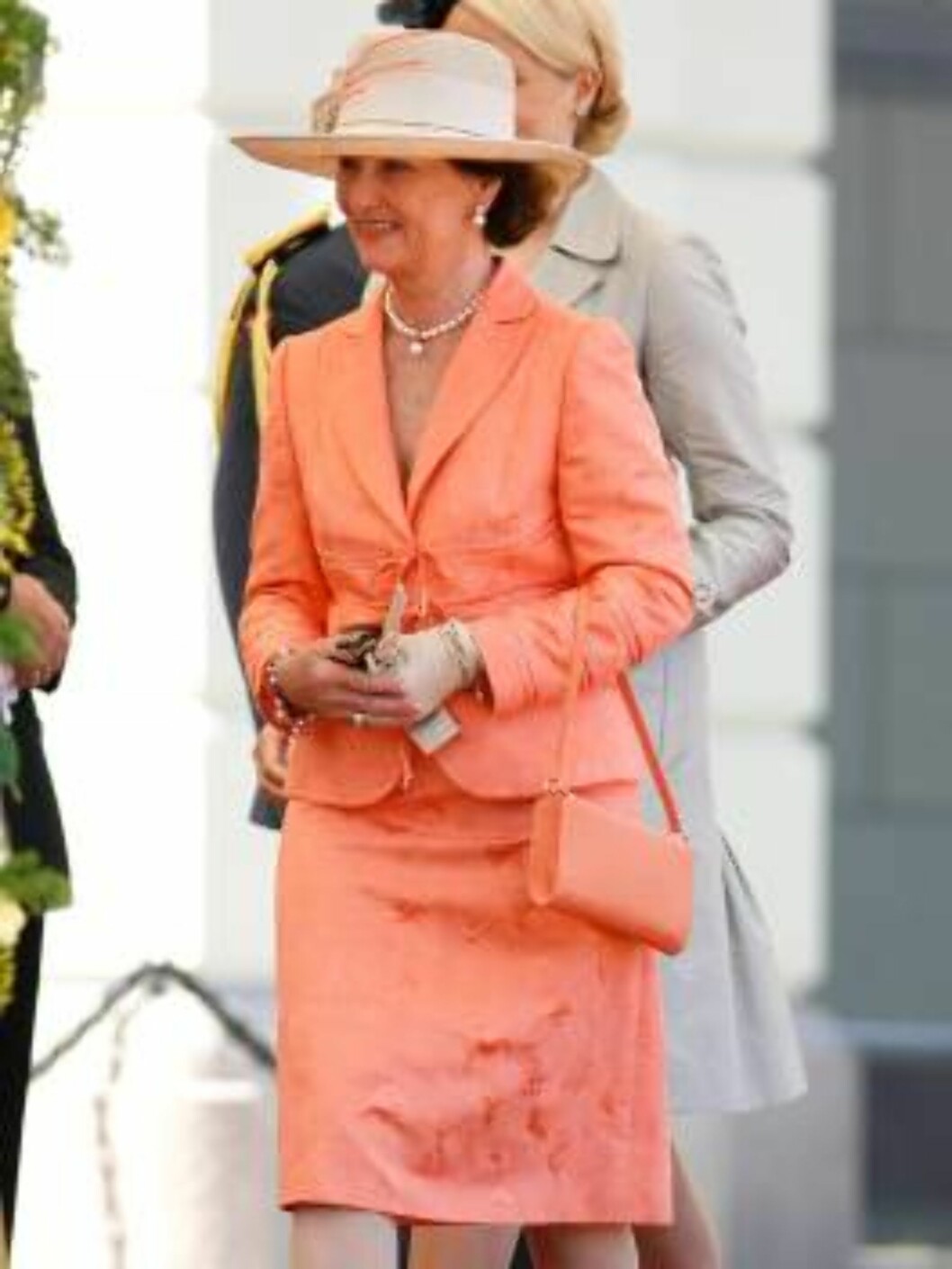 King Juan Carlos and Queen Sofia of Spain State Visit to Norway.
Welcome ceremony at the Royal Palace with King Harald, Queen Sonja, Crown Prince Haakon & Crown Princess Mette-Marit.
Picture: UK Press Foto: All Over Press King Juan Carlos and Queen Sofia of Spain State Visit to Norway.
Welcome ceremony at the Royal Palace with King Harald, Queen Sonja, Crown Prince Haakon & Crown Princess Mette-Marit.
Picture: UK Press Foto: All Over Press