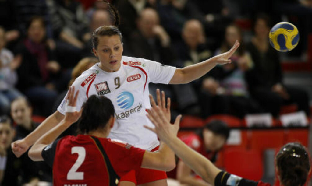 TOPPSCORER: Nora Mørk var en av kampens store spillere mot Nordstrand, med sine 11 scoringer. Arkivfoto: Svein André Svendsen/LARVIK HK TOPPSCORER: Nora Mørk var en av kampens store spillere mot Nordstrand, med sine 11 scoringer. Arkivfoto: Svein André Svendsen/LARVIK HK