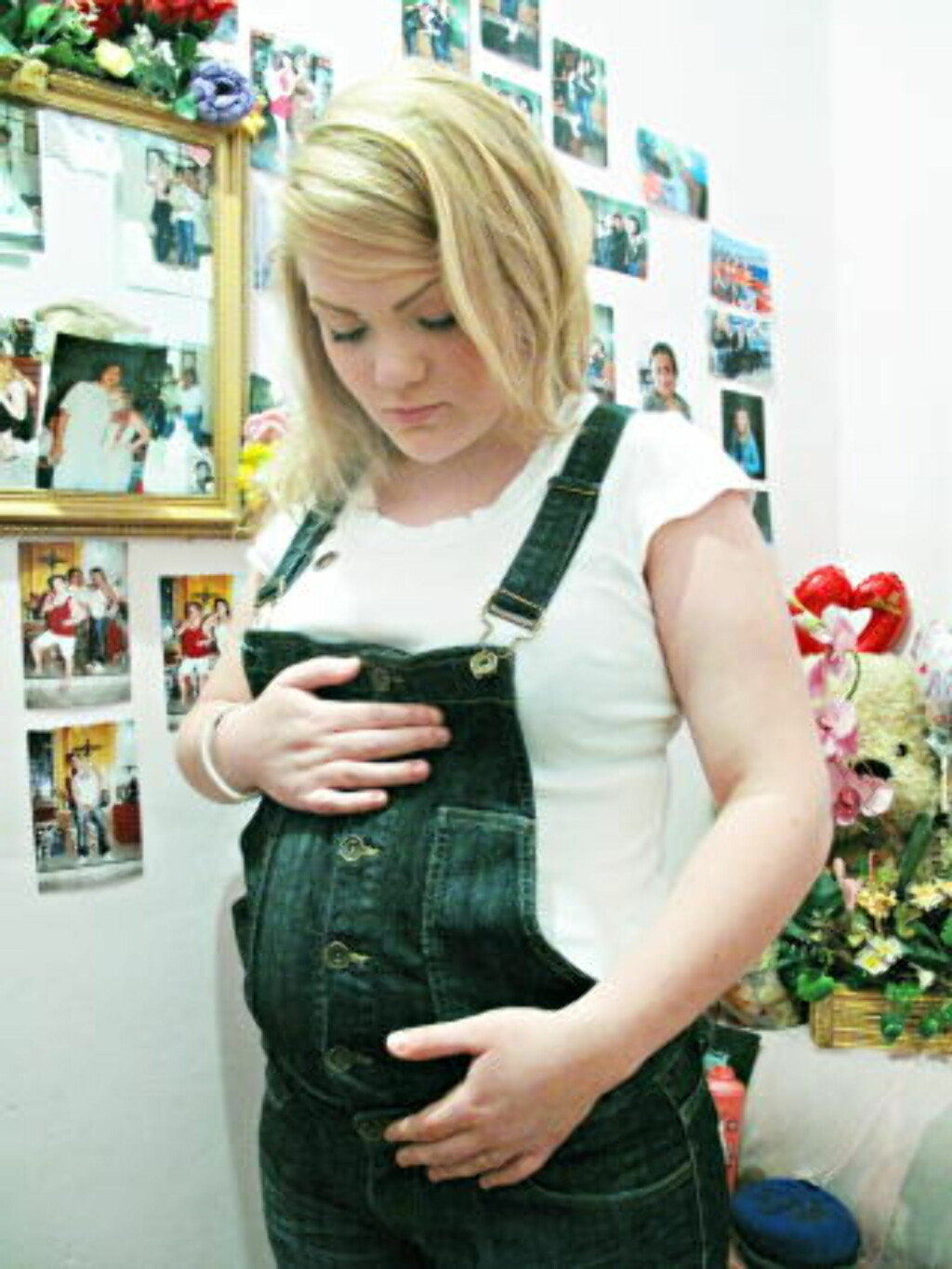 GRAVID I FENGSEL: Stina Brendemo Hagen, tiltalt for kokainsmugling i Bolivia, avbildet på cella.
Foto: Ragnhild Avdem Fretland / Dagbladet GRAVID I FENGSEL: Stina Brendemo Hagen, tiltalt for kokainsmugling i Bolivia, avbildet på cella.
Foto: Ragnhild Avdem Fretland / Dagbladet