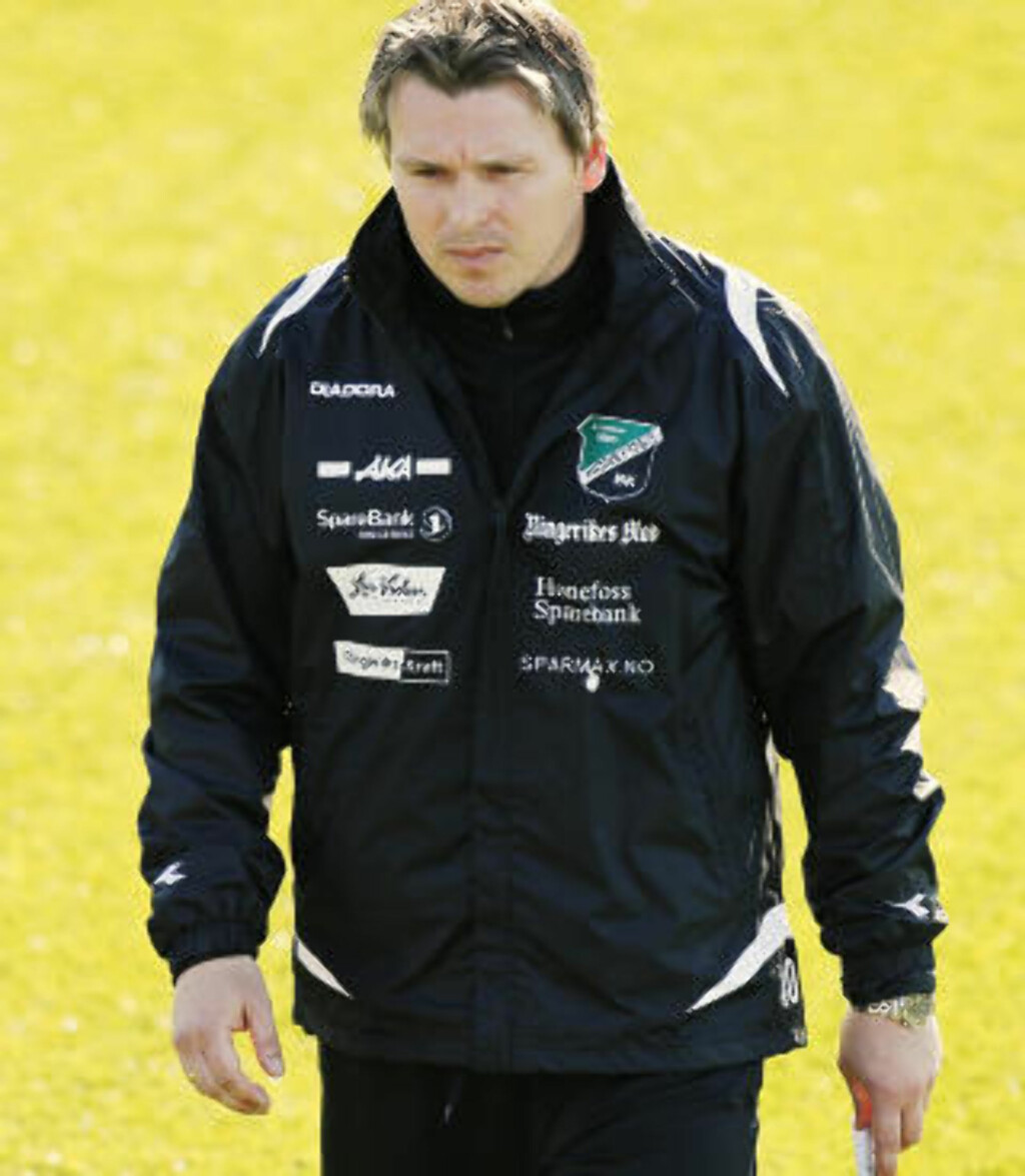 PRESSET: 5 tap på rad, 17 baklengs. Ole Bjørn Sundgot er under hardt press, men mener han trenger mer tid.
Foto: Erlend Aas / Scanpix PRESSET: 5 tap på rad, 17 baklengs. Ole Bjørn Sundgot er under hardt press, men mener han trenger mer tid.
Foto: Erlend Aas / Scanpix