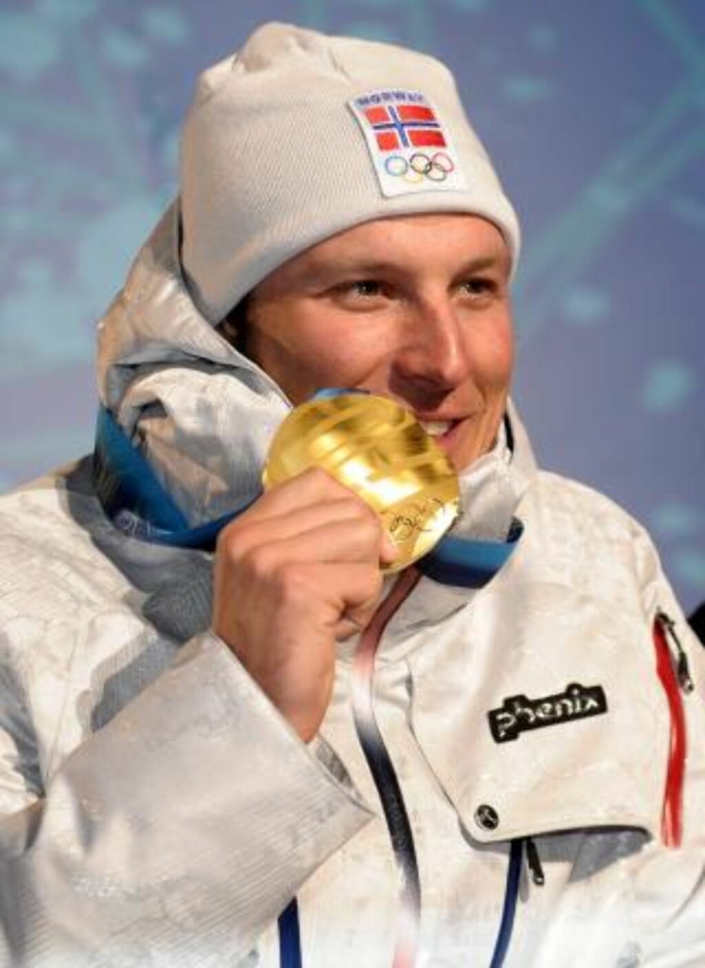 STJERNESPEKKET STALL: Framover kommer Svindal til å kjøre på det samme merket som blant annet Didier Cuche, Bode Miller og Lindsay Vonn. Foto: EPA/CHRISTOPHE KARABA STJERNESPEKKET STALL: Framover kommer Svindal til å kjøre på det samme merket som blant annet Didier Cuche, Bode Miller og Lindsay Vonn. Foto: EPA/CHRISTOPHE KARABA