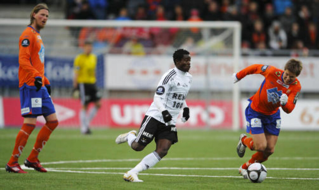 I FOKUS: Det meste har handlet om krangelen mellom Tor Hogne Aarøy og Anthony Annan etter gårsdagens toppkamp på Color Line Stadion.
Foto: Svein Ove Ekornesvaag / Scanpix I FOKUS: Det meste har handlet om krangelen mellom Tor Hogne Aarøy og Anthony Annan etter gårsdagens toppkamp på Color Line Stadion.
Foto: Svein Ove Ekornesvaag / Scanpix