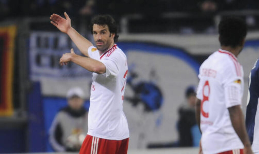 FRUSTRERENDE KVELD: Ruud van Nistelrooy og Hamburg gikk av banen uten å score. Foto: AFP PHOTO DDP / DAVID HECKER FRUSTRERENDE KVELD: Ruud van Nistelrooy og Hamburg gikk av banen uten å score. Foto: AFP PHOTO DDP / DAVID HECKER