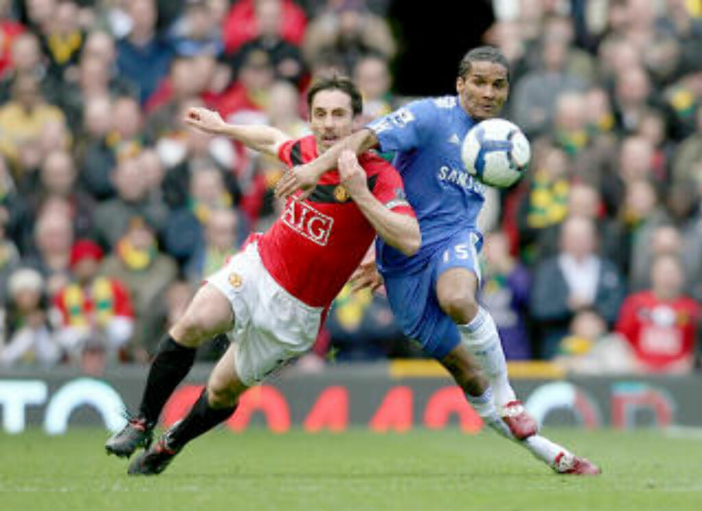 GULLDUELL: Manchester United og Chelsea Foto: AP Photo/PA, Martin Rickett GULLDUELL: Manchester United og Chelsea Foto: AP Photo/PA, Martin Rickett