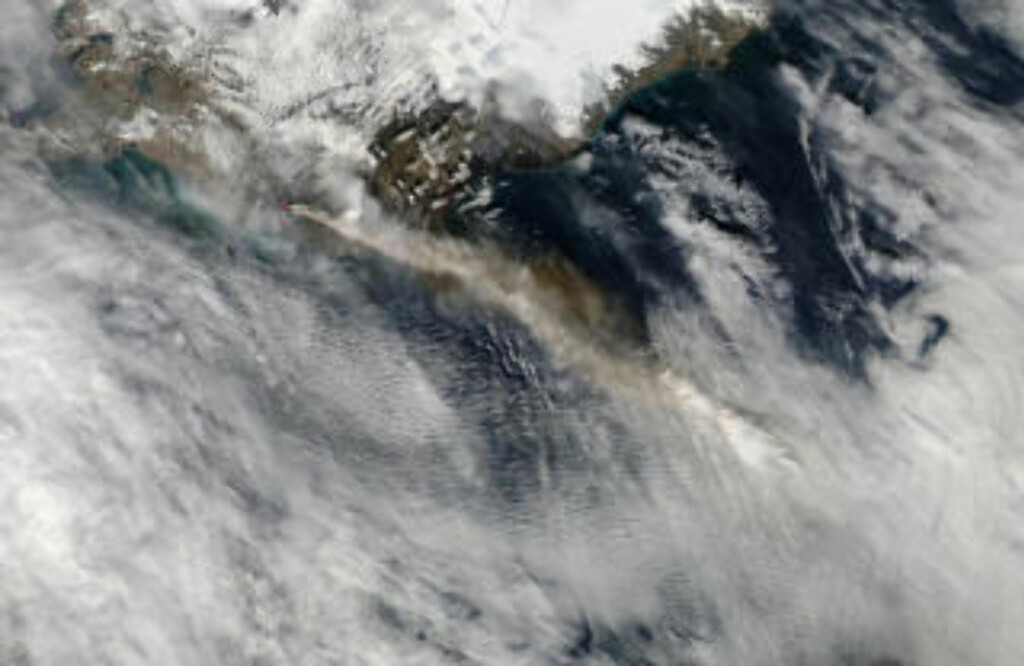 FØLGER VINDENE: NASAs Aqua-satellitt tok dette bildet 4. mai. Foto: REUTERS/NASA/Goddard/MODIS Rapid Response Team FØLGER VINDENE: NASAs Aqua-satellitt tok dette bildet 4. mai. Foto: REUTERS/NASA/Goddard/MODIS Rapid Response Team