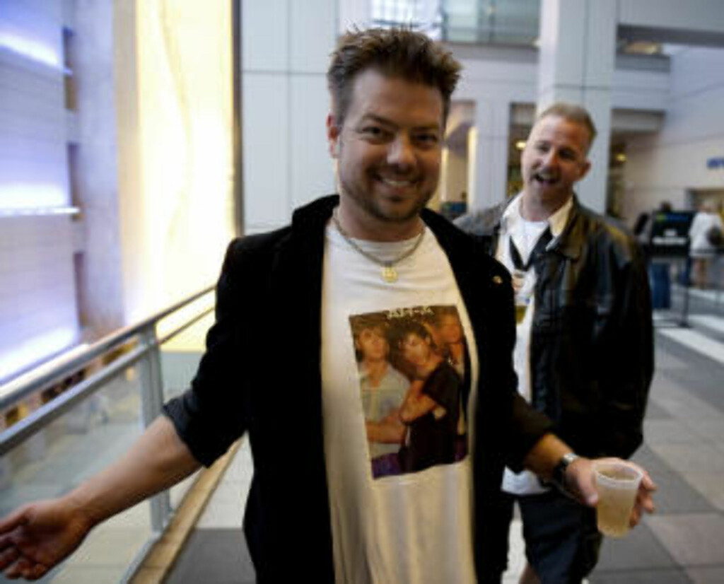 FAN 3: Jeff Alexander stilte med hjemmelaget merchandise. Foto: ØISTEIN NORUM MONSEN. FAN 3: Jeff Alexander stilte med hjemmelaget merchandise. Foto: ØISTEIN NORUM MONSEN.