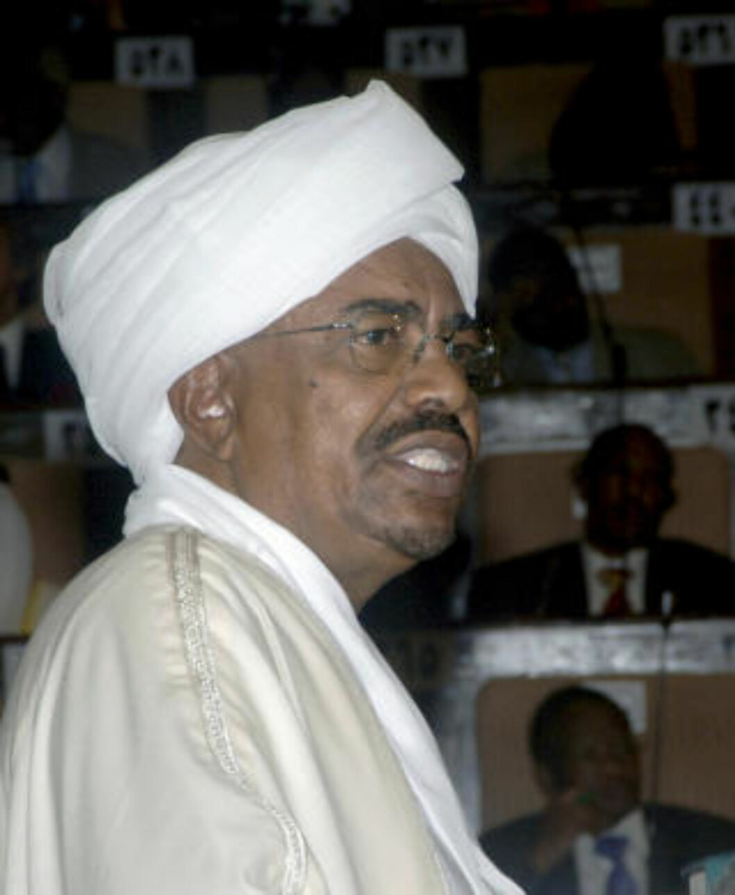 <strong>TILTALT:</strong> Omar Hassan al-Bashir ble i dag sverget inn som fortsatt president i Sudan etter det nylige valget. Samme dag som Amnesty International nevnte tiltalen mot ham for blant annet folkemord er et av lyspunktene i 2009. Foto: AP <strong>TILTALT:</strong> Omar Hassan al-Bashir ble i dag sverget inn som fortsatt president i Sudan etter det nylige valget. Samme dag som Amnesty International nevnte tiltalen mot ham for blant annet folkemord er et av lyspunktene i 2009. Foto: AP