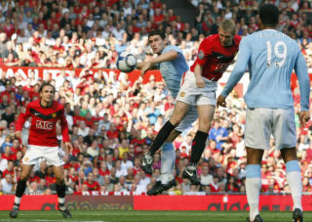 <strong>SCORET TO:</strong> Darren Fletcher lå lenge an til å bli den store United-helten med sine to scoringer, men det var før Craig Bellamy utliknet i siste minutt. Og før Michael Owen kom inn for å avgjøre på overtid.Foto: SCANPIX/AP/Jon Super <strong>SCORET TO:</strong> Darren Fletcher lå lenge an til å bli den store United-helten med sine to scoringer, men det var før Craig Bellamy utliknet i siste minutt. Og før Michael Owen kom inn for å avgjøre på overtid.Foto: SCANPIX/AP/Jon Super