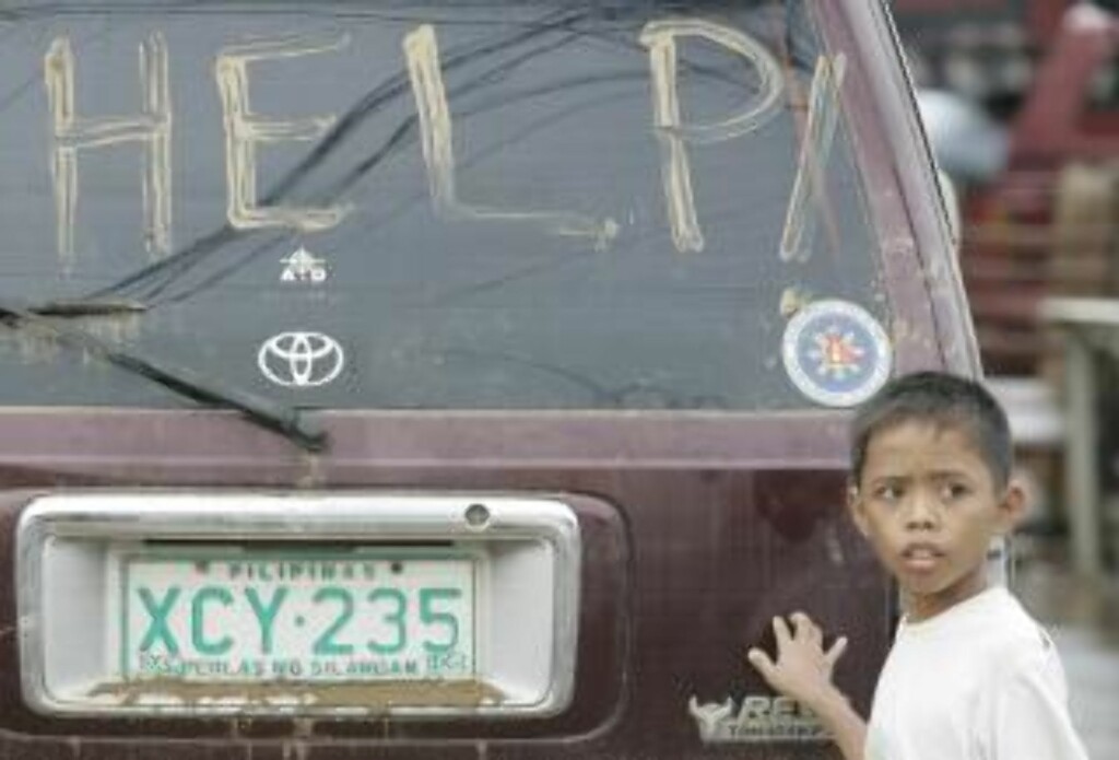 PÅ FLUKT: Flere hundretusner har mistet hjemmene sine i hovedstaden Manila. Så langt er 140 bekreftet omkommet. AP Photo/Aaron Favila. PÅ FLUKT: Flere hundretusner har mistet hjemmene sine i hovedstaden Manila. Så langt er 140 bekreftet omkommet. AP Photo/Aaron Favila.