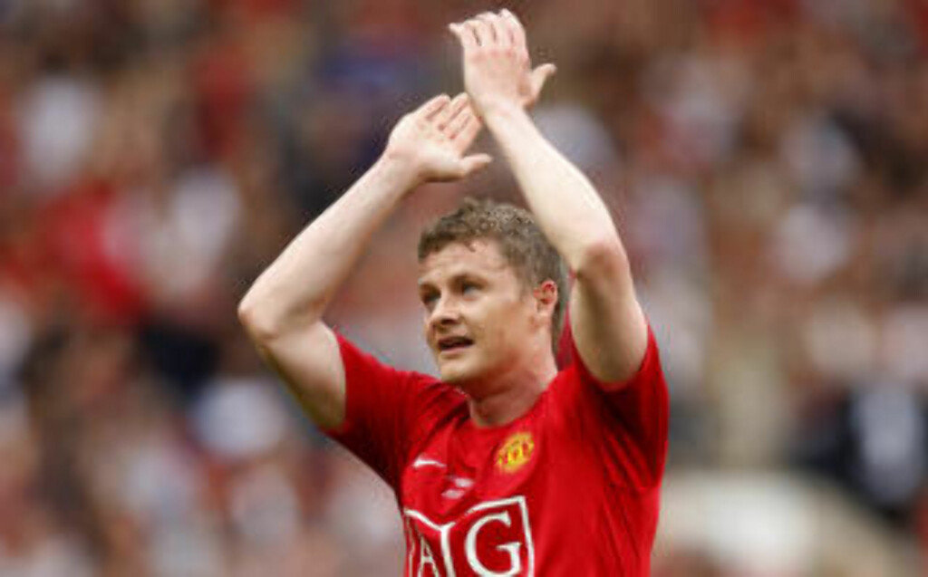 - STRÅLENDE FYR: «I etterkant har jeg jo skjønt at Solskjær er en strålende fyr, men der og da syntes jeg han var en skikkelig klyse», skriver dos Santos i boka. Foto: AP Photo/Jon Super - STRÅLENDE FYR: «I etterkant har jeg jo skjønt at Solskjær er en strålende fyr, men der og da syntes jeg han var en skikkelig klyse», skriver dos Santos i boka. Foto: AP Photo/Jon Super