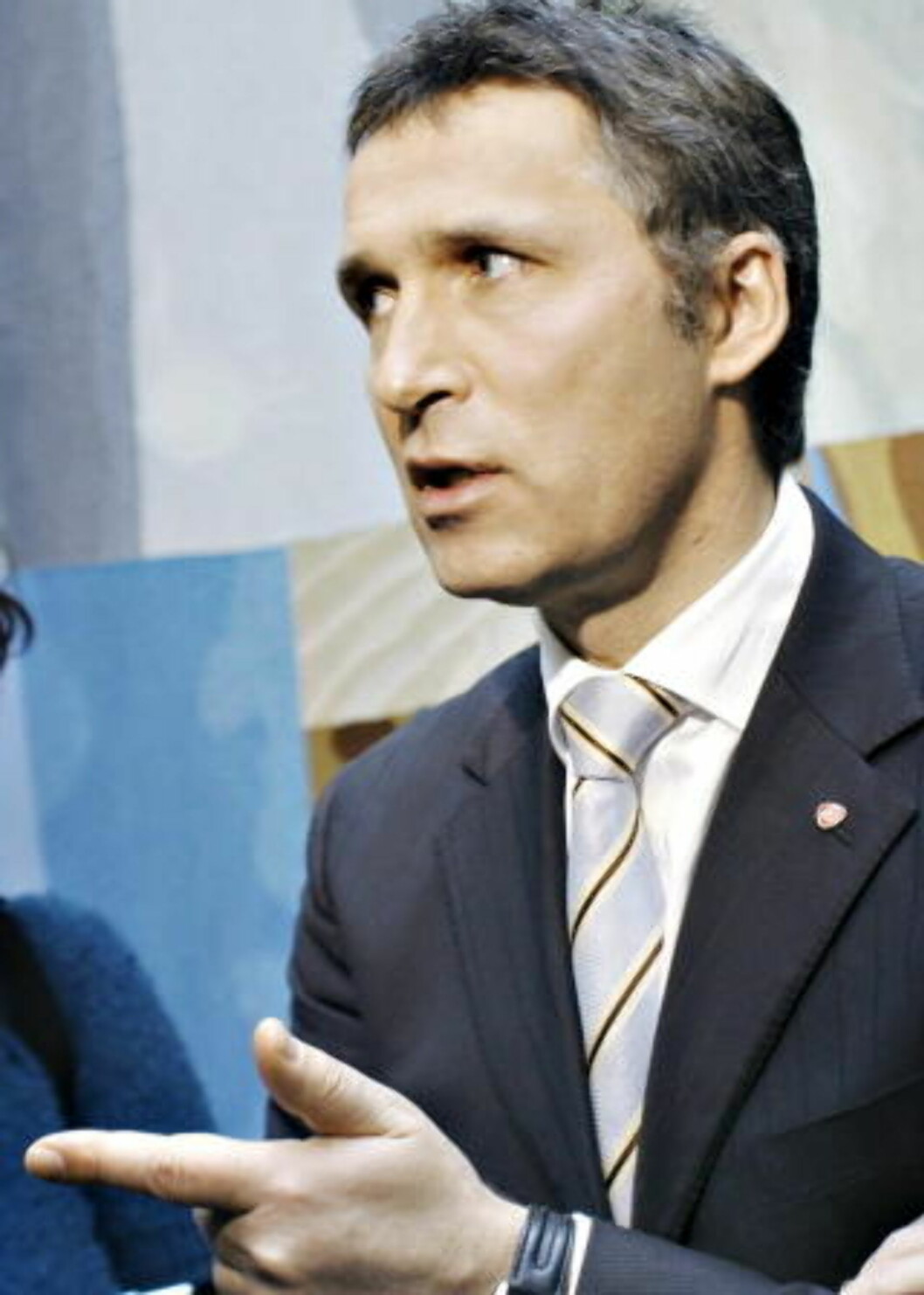 SKAL JOBBE HOS JENS: Schjøtt-Pedersen har hverken portefølje eller ansvarsområde. Han skal jobbe med å lede regjeringen sammen med statsminister Stoltenberg. Foto: Frank Karlsen / Dagbladet SKAL JOBBE HOS JENS: Schjøtt-Pedersen har hverken portefølje eller ansvarsområde. Han skal jobbe med å lede regjeringen sammen med statsminister Stoltenberg. Foto: Frank Karlsen / Dagbladet