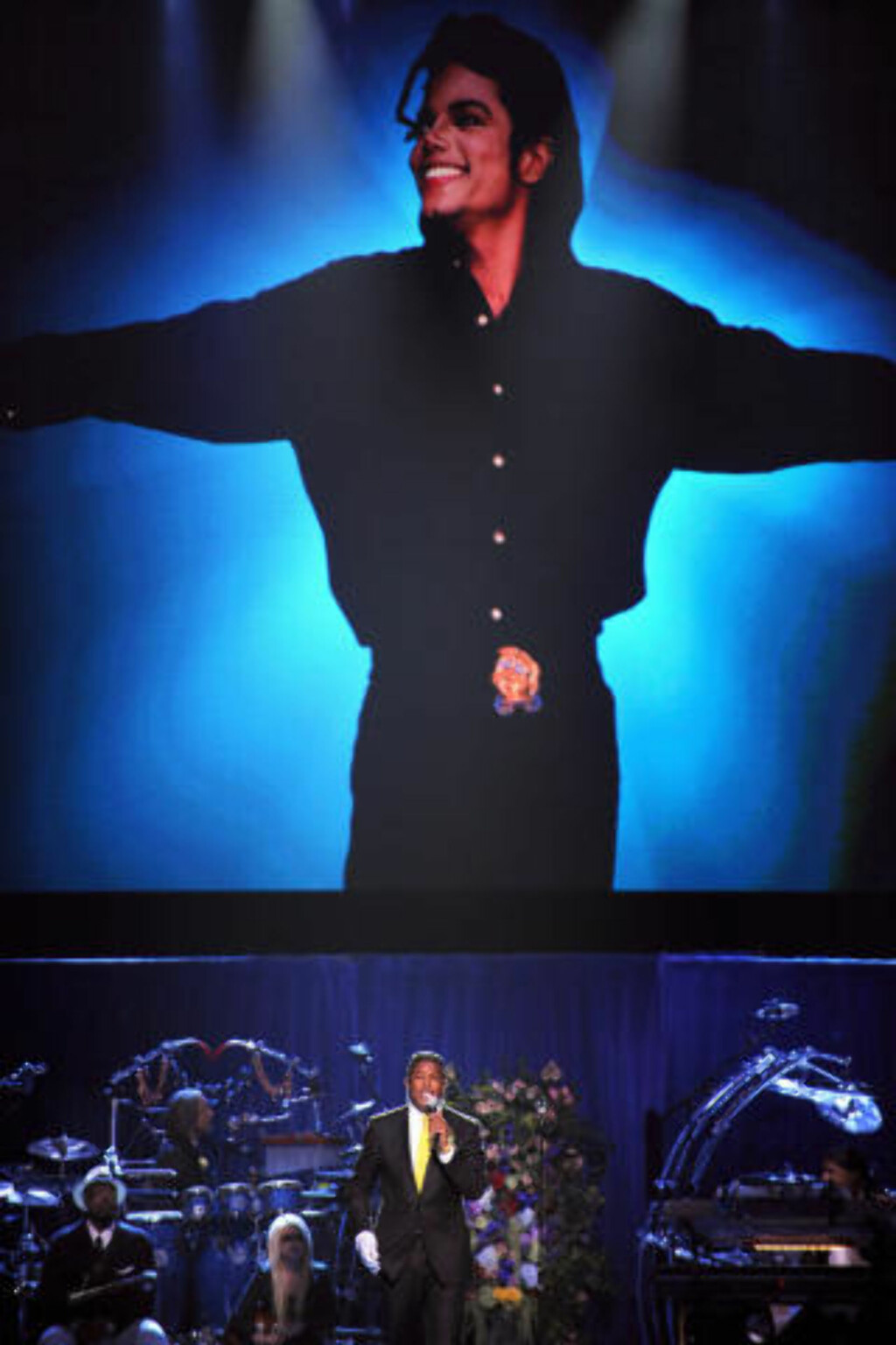 MINNESTUND: Michael Jacksons bror, Jermaine Jackson, holder en tale under minnstunden på Staples Center i Los Angeles. Foto: AFP PHOTO/GABRIEL BOUYS/POOL/Scanpix MINNESTUND: Michael Jacksons bror, Jermaine Jackson, holder en tale under minnstunden på Staples Center i Los Angeles. Foto: AFP PHOTO/GABRIEL BOUYS/POOL/Scanpix