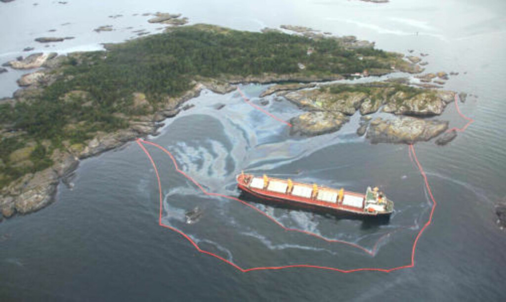 HAVARERTE NATT TIL FREDAG: Bulkskipet Full City ligger utenfor øya Såstein i Bamble kommune. Foto: Kystverket. HAVARERTE NATT TIL FREDAG: Bulkskipet Full City ligger utenfor øya Såstein i Bamble kommune. Foto: Kystverket.