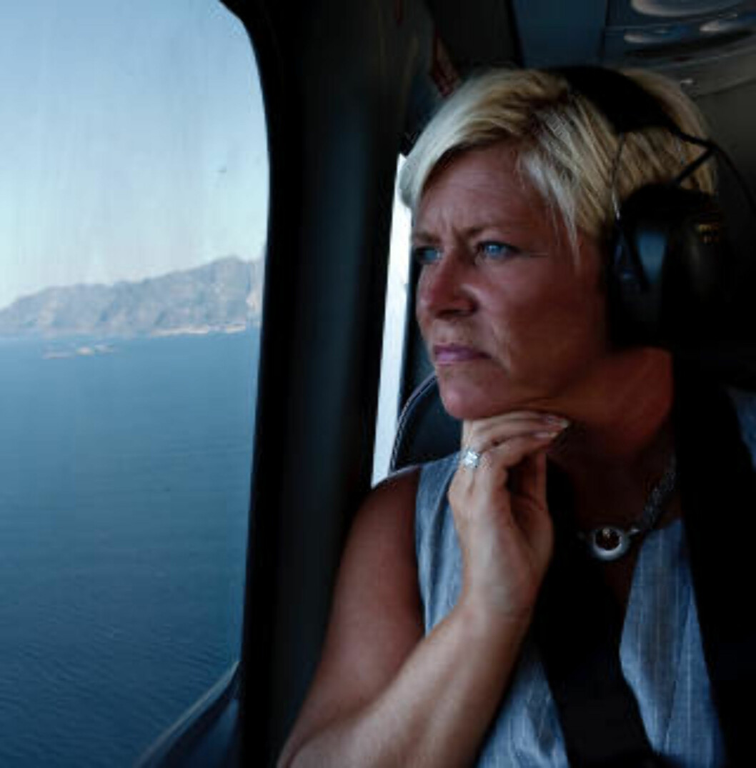 <strong>OVER OLJEN:</strong> Frp-lederen besøkte blant annet Verøy for å diskutere kraftforsyning. Her om bord i helikopter. Foto: Matias Nordahl Carlsen <strong>OVER OLJEN:</strong> Frp-lederen besøkte blant annet Verøy for å diskutere kraftforsyning. Her om bord i helikopter. Foto: Matias Nordahl Carlsen