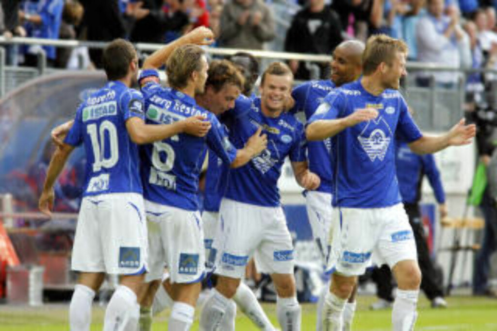 KNUSTE MOLDE: VIF er neste utfordring for moldenserne i cupen. I går ble RBK slått 5-0.
Foto: Svein Ove Ekornesvåg / SCANPIX KNUSTE MOLDE: VIF er neste utfordring for moldenserne i cupen. I går ble RBK slått 5-0.
Foto: Svein Ove Ekornesvåg / SCANPIX